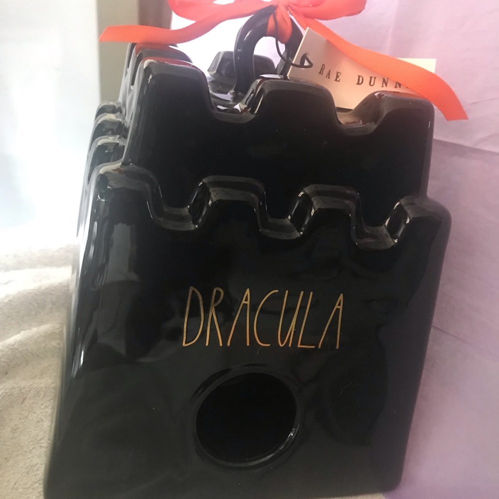 New Rae Dunn DRACULAS CASTLE BIRDHOUSE, black, 6x7x6